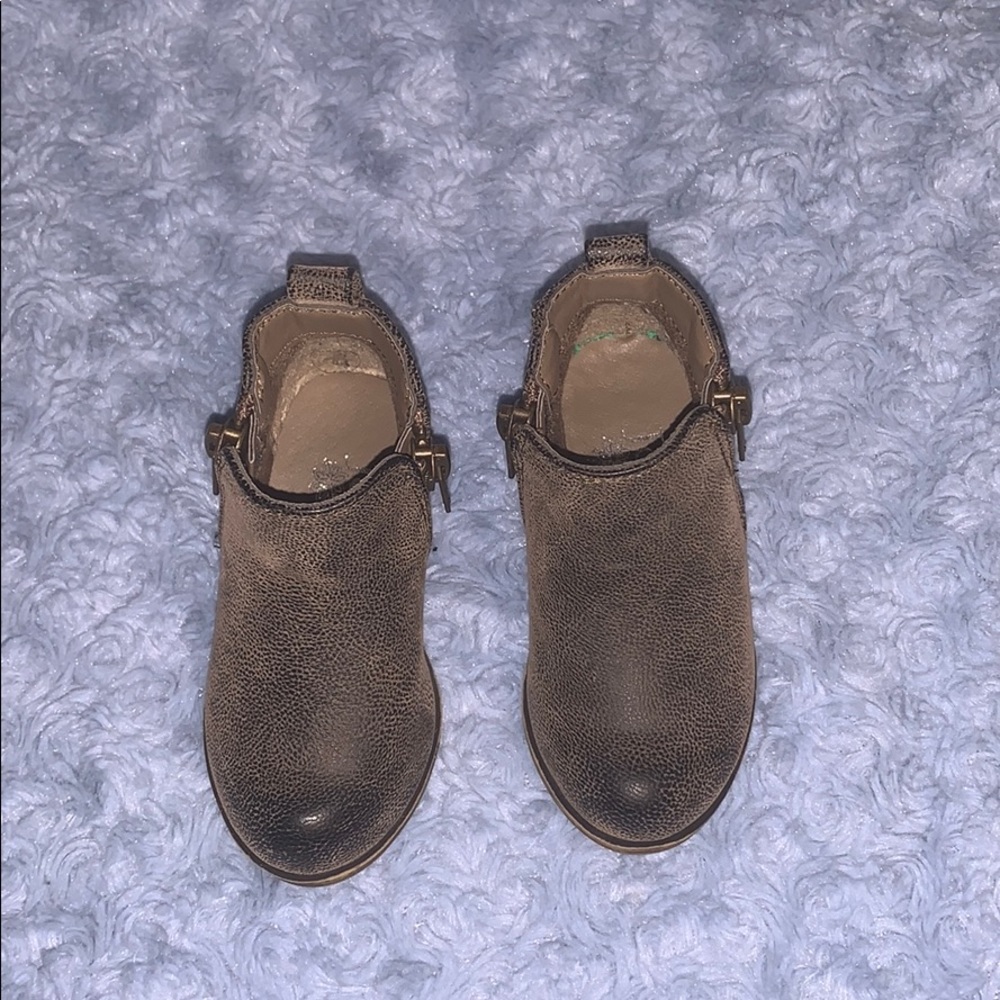 Boots - Picture 3 of 4